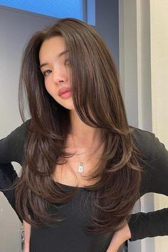 Face Framing Butterfly cut Layered Medium Thick Hair, Butterfly Haircut For Thick Wavy Hair, Haircuts Long Hair Straight, Thick Layered Haircut, Haïr Cut For Long Straight Hair, Butterfly Haircut Thick Hair, Haïr Cut Long Hair Straight, Latest Haircut For Women Long Hair, Straight Hair Haircuts Women