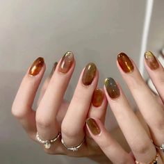 Fall Sets Nails, Nude Fall Nails, Hall Of Mirrors Versailles, Manicure Nails Design, Nails Short Fall, Nail Colors 2023, Color Manicure, Hippie Nails, Vintage Nails