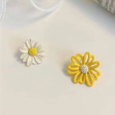 Yellow And White Daisy Floral Earrings Msrp: $20 Condition: New Add A Sunny Touch To Your Look With These Cheerful Yellow And White Daisy Earrings! This Set Features Two Mismatched Daisy Designs That Will Bring A Playful Vibe To Any Outfit. Each Earring Measures Approximately 1.8 Cm In Diameter, Making Them An Ideal Statement Accessory. Details: Style: Daisy Floral Earrings Colors: Yellow And White Size: 1.8 Cm Diameter Lightweight And Comfortable Brighten Up Your Day With These Adorable Earring Silver Earrings Hoops, Bride Wedding Gift, Vintage Inspired Earrings, Earrings Hoops, Costume Earrings, Daisy Earrings, White Daisy, Party Earrings, Earring Tree