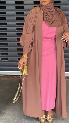 Pink Brown Outfit, Aesthetic Muslim Outfits, Pink Abaya, Islamic Modest Fashion, Casual Abaya, Modern Hijab Fashion, Stylish Hijab, Hijab Fashionista