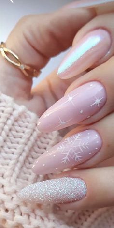 Holiday Nail Designs, Winter Nails Acrylic, Christmas Gel Nails, Snowflake Nails, Christmas Nails Acrylic, White Nail, Festival Nails, Xmas Nails, Nail Arts