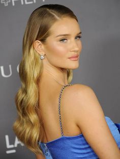 Rosie Huntington Whiteley Hair, Prom Hairstyles For Short Hair, Rosie Huntington, Huntington Whiteley, Rosie Huntington Whiteley, Sleek Hairstyles, Trending Hairstyles, Formal Hairstyles