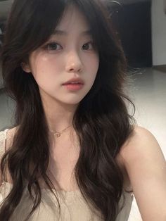 Ulzzang Hairstyle, Asian Hair Inspo, Pretty Korean Girl, Tousled Waves, Korean Skincare Routine, Effortless Hairstyles, Back To School Hairstyles, Asian Hair