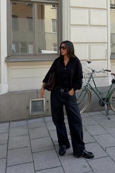 City Girl, Casual Dinner Outfit, Minimalist Outfit, Black Outfit, Everyday Fashion, Fashion Photography, Casual Outfits, Ootd