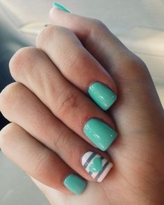 Mint green nails … Mint nails, Mint green nails, Cute gel nails Green Nails With Flower Design, Mint Green Gel Nails, Green Gel Nails, Nails With Flower Design, Nail Art Vert, Mint Green Nails, Mint Nails, Green Nail Art, Short Gel Nails