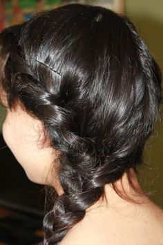 Katniss braid Katniss Everdeen Hairstyles, Katniss Hairstyle, Katniss Everdeen Braid, Katniss Hair, Katniss Braid, Braid Hairdo, Purim Costumes, Brown Straight Hair