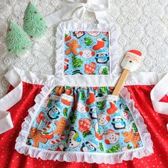 Children Apron Pattern Free, Apron Diy, Gingerbread Apron, Dress Up Aprons, Homemade Aprons, Decorated Christmas Cookies, Bake Christmas, Kids Aprons, Teacher Apron