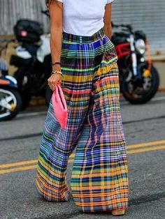 Street Trends, Loose Pants, Plaid Pants, Type Of Pants, Outfit Casual, Wide Leg Trousers, Timeless Classic, Casual Outfit, Stylish Design