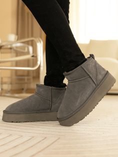 Smaibulun's Ultra Mini Platform Low Ankle Boot is the perfect way to add some spice to your wardrobe! This über-chic boot features a suede upper, a wool lining that keeps your feet cozy, and best of all – a low ankle! Step out with the confidence of a fashionista and say "ugg no!" to boring shoes 😉 1.57'' Platform heel 3.2'' shaft 11.2'' circumference Pull-on Cow suede upper Wool blend lining Man-made sole Fake Uggs, Ugg Ultra Mini, Low Ankle Boots, Reindeer Headband, Shearling Boots, Daily Dress, Dress Jewelry, Blue Cream, Online Gifts