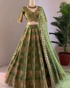 VISIT LIKE AND FOLLOW US For immediate response please call or WhatsApp us on +918099634110 Bridal lehenga.indianwedding lehenga.lehengalove.love.indianbridallehenga.indianware.saree.blouse,lehengalovers,indianbridalmakeup.bollywoodlehenga,haldi, Sangeet,haldidresses,bridalgagarhas, #lehenga #lehengalove #lehengalovers❤️❤️❤️ #lehengalovers #bridal #indianwedding #indiansaree #indianbride #indianbridalmakeup #indianbridalwear #bollywood #bigfatindianwedding #haldi #haldiceremony #usaindia... Party Wear Dresses Indian, Mehendi Bridal, Indian Mehendi, Sequence Lehenga, Chic Prom Dresses, Blouse Lehenga, Bridal Lengha, Mehendi Outfits, Sabyasachi Lehenga