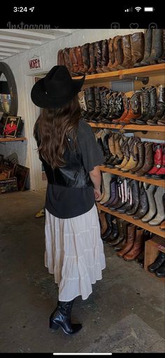 Hot Rodeo Outfits, How To Style Black Cowgirl Boots, Cowboy Asethic Outfits, Cowboy Hat Outfit Woman Casual, Cowboy Boots And Hat Outfit, Electric Cowgirl Outfit, Indie Western Aesthetic, Caffeinatedcowgorl Outfits, West Coast Cowgirl Aesthetic