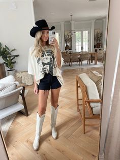 Nashville Style Outfits, Country Music Festival Outfits, Country Concert Outfits, Concert Outfit Summer, Cowgirl Style Outfits, Look Festival, Fest Outfits