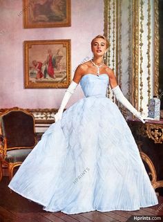 Dress Fashion Photography, Victorian Ball Gowns, 1950s Prom, 1950s Prom Dress, Vogue Vintage, 파티 드레스, Trendy Dress, Vintage Gowns