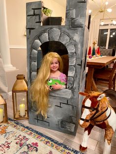 Cardboard Rapunzel Tower, Castle Costume Diy, Rapunzel Tower Diy Cardboard Boxes, Castle Out Of Cardboard Boxes, Cardboard Box Costume, Cardboard Play