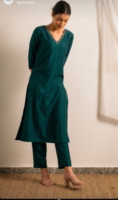 Straight Pant Kurta Designs, Plain Kurta Designs For Women Cotton, Plain Kurti Pant Designs, Kurthi Set Stitching Design, Plain Solid Kurti Designs, Straight Kurta Designs Women Classy, Solid Kurta Designs Women, Solid Kurti Designs Latest, Kurta Stiching Ideas