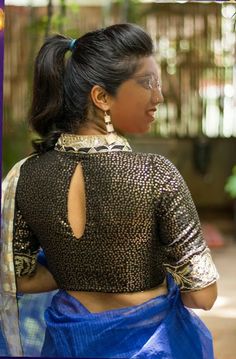 Chinese Collar Blouse, Designer Blouses Online, High Collar Blouse, Wedding Blouse Designs, Embellished Collar, Chinese Collar, Saree Blouse Patterns, Hi Fashion