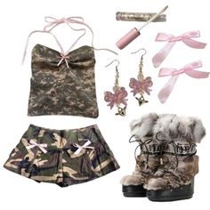 #coquetteoutfit #coquette #outfitinspo #rorygilmore #downtowngirl #vivennewestwood #y2koutfits #2000soutfit #y2kpink Camo Outfit, Y2k Camo, 2000s Clothes, Camo Outfits, 2000s Outfits