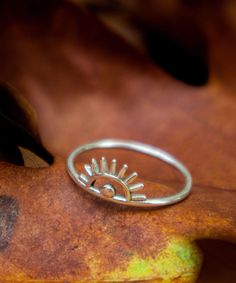 Sun Ring - Rising Sun Ring - Silver Dainty Ring - Spike Ring - Stacking Ring - Trendy Ring - Celestial Ring - Minimalist Ring - Gift For Mom - All ring sizes - Handmade Sunrise rings * Symbolic Meaning: The Rising Sun is often a symbol of renewal, hope, and new beginnings in various cultures, particularly in Japan where it's associated with the Japanese flag and has deep cultural significance. A ring bearing this symbol might represent a new phase in life, optimism, or a fresh start. * Personal Adjustable Ring With Sun And Moon Design, Wire Sun Ring, Adjustable Silver Ring With Sun And Moon Design, Sterling Silver Ring With Sun Design, Sun Ring Silver, Spike Ring, Japanese Flag, Sun Ring, Ring Bear