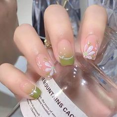 Fake Flower Nails, Ombre Flower Nails, Green Flower Nails, Cottagecore Nails, Fair Outfit, Green Gradient, Flower Green