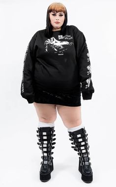 Let Love Kill You Sweatshirt | Plus Size-Tragic Beautiful-Tragic Beautiful Punk Fashion Plus Size, Goth Plus Size Outfits, Chubby Alternative Fashion, Plus Size Punk Fashion, Rock Style Women, Goth Plus Size, Plus Size Gothic, Plus Size Goth, Goth Outfit Ideas