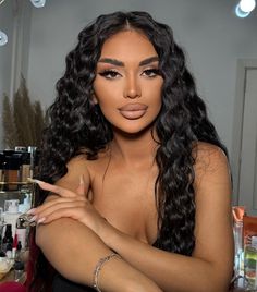 Full Glam Hair, Hollywood Glam Makeup Black Women, Hollywood Makeup Black Women, Black Woman Glam Makeup, Arab Makeup Looks, Makeup Model Photo Shoots, Dark Feminine Makeup On Brown Skin, Bday Makeup Ideas, Types Of Makeup Styles