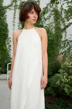 White Linen Maxi Dress For Brunch, Chic White Linen Maxi Dress, Minimalist Summer Maxi Dress, Linen Maxi Dress With Spaghetti Straps For Daywear, White Linen Sundress For Brunch, White A-line Linen Dress, White Linen Summer Maxi Dress, A-line Linen Dress For Brunch, White Linen A-line Midi Dress