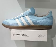 Adidas Spzl, Tennis Adidas, Adidas Shoes Originals, Adidas Retro, Adidas Tennis, Adidas Samba Sneakers, Adidas Samba, Adidas Shoes, Adidas Originals