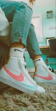 Nike Vintage 77 Outfit, Cute Nike Blazers, Nike Blazers Outfit Ideas, Nike Blazers 77, Nike Blazer Vintage, Nike Blazer Outfit, Blazers Nike, Nike Blazer Mid 77 Outfit, Nike Blazers Outfit