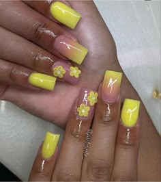 Short Square Acrylic Nails Yellow, Yellow Shorties Acrylic Nails, Yellow Flower Acrylic Nails, Yellow Theme Nails, Short Yellow Flower Nails, Acrylic Nails Yellow, Orange Acrylic Nails, Long Acrylic Nail Designs, Spring Acrylic Nails