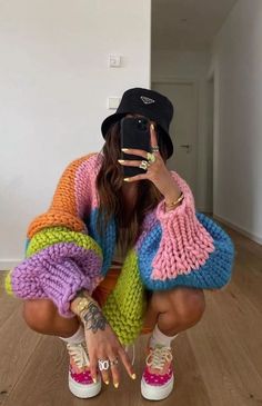 Hope Macaulay, Streetwear Lifestyle, Hand Knit Blanket, Knit Cardi, Classy Prom Dresses, Vintage Streetwear, Crochet Clothes, Chunky Knit, Diy Clothes