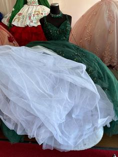 This crinolines are hand made in one size and it has 7 layers of tulle fabric making it perfect for quinceañer or wedding dress. 7 Layers, Under Dress, Fabric Making, Tulle Fabric, Petticoat, Quinceanera, Angeles, Hand Made, Lingerie