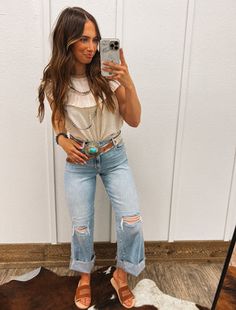 Fall Flare Denim Jeans For Rodeo, Denim Flare Jeans For Rodeo In Fall, Casual Light Wash Bottoms For Rodeo, Casual Jeans For Rodeo, Trendy Denim Jeans For Rodeo, Casual Medium Wash Jeans For Rodeo, Light Wash Denim Jeans For Rodeo, Medium Wash Jeans With Five Pockets For Rodeo, Casual Denim Flare Jeans For Rodeo