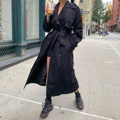 Monogram Black Size 36- Us 6 Louis Vuitton Coats Women, Elsa Hosk Outfits, Trench Coat Street Style, Louis Vuitton 2020, Oversized Trench Coat, Black Trench Coat, Trench Coat Outfit, Coat Street Style, Romee Strijd