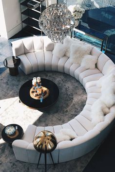 Modular Sofa Living Room, Curve Sofa, White Couches, Luxury Living Room Design, Design Room, Curved Sofa, Open Arms