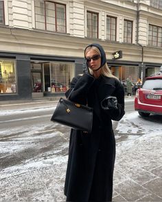 Birkin, outfit inspiration, balaclava, black coat, fashion, style Style Inspiration Casual, Premium Skincare, Beauty Regimen, Yes Or No, Street Style Winter, Warm Outfits, Autumn Outfit, Outfit Inspo Fall, Riga