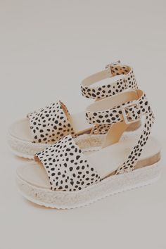 Preppy Platform Shoes, Cheap Trendy Summer Platform Slippers, Preppy Platform Sandals, Cute Spring Shoes, Cute Church Shoes, Wedge Shoes Cute 2022, Cute Shoes Women, Sandals Preppy, Cute Summer Shoes