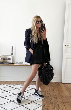 Shoes Vans, Black Blazer, Summer Outfit, Tshirt Dress, Black Shirt, Leather Skirt, Denim Shorts, Slip Dress, Summer Outfits