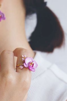 Phalaen Purple Ring Iris Flower Jewelry, Be Gentle With Others, Flower Ring Design, Fruit Jewellery, Realistic Outfits, Orchid Ring, Orchid Jewelry, Clay Rings, Purple Ring