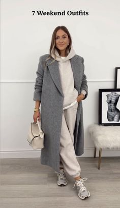 Grey Coat Outfit, Outfit Jogging, Coat Outfit Casual, Mantel Outfit, New Balance Style, New Balance Outfit, New Balance 9060, Sneaker Outfits, Outfit Autumn