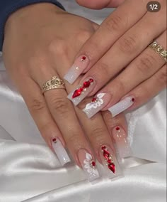 Red Nails With Acrylic Flowers, Short Nail Designs Mexican, Square Acrylic Nails Designs White, White Gem Acrylic Nails, Red And White Nails Flowers, White And Red Acrylic Nails With Design, Nails Latina Red, Nails Inspiration Latina, Coffin Latina Nails