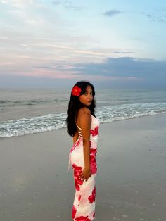 #beachphotoideas #vacation Hawaii Looks Fashion, Vacation Outfits Latina, Mexico Outfit Ideas Vacation, Hawaii Theme Outfit, Vacation Outfits Mexico, Baddie Beach Outfits, Jamaica Vacation Outfits, Punta Cana Outfits, Vacay Aesthetic