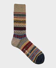 The socks expressed that sound of the crackling bonfire, the wind carrying the scent of nature in the bungalow.And our image is located in that surrounding scenery reflected in the lake, the quiet forest where the city lights do not reach. Size M = US 7.5-10.5 Size L = US 10.5-13 82% wool 12% nylon 5% acrylic 1% polyur Beige Socks, Todd Snyder Champion, Sweatshorts Shorts, Square Shoes, Stocking Stuffers For Men, Linen Suits, Men Store, Comfortable Socks, Sneaker Dress Shoes