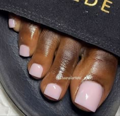 Toenail Polish Black Women, Pink White Pedicure, Pink Pedicure Black Women, Birthday Toe Nail Ideas, Pedicure Ideas Dark Skin, Baby Pink Toes Nails, Birthday Toes Nails, Light Pink Acrylic Toes, Soft Pink Pedicure