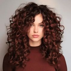 Dark Reddish Brown Curly Hair, Red Brown Curly Hair Natural, Maroon Curly Hair Burgundy, 3b Curly Hair Color Ideas, Auburn Hair With Lowlights Reddish Brown, Auburn Curly Hair Color, Curly Hair Red Balayage, Curly Hair Color Ideas Highlights, Fall Curly Hair Color