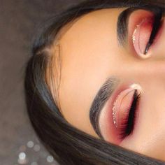 Red Eyeshadow Makeup, Project Pan, Make Up Diy, Mascara Hacks, Red Eye Makeup, Makeup Tip, Red Eyeshadow, Smink Inspiration