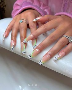 Best Nails 2023, Funky Acrylic Nails, Zebra French Tip Nails Square, French Tip Zebra Nails, Zebra Tips Nails, Zebra Acrylic Nails, Zebra French Tip Nails Y2k, 2000s Zebra Nails, Zebra Nails