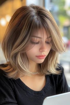 mediumlength haircut, chic hairstyles, 2025 hair trends Wavy Layered Hair, Messy Bob Haircut, Wavy Curls, Blonde Waves, Subtle Highlights, Bob Haircut With Bangs, Wavy Style, Stylish Haircuts, How To Style Bangs