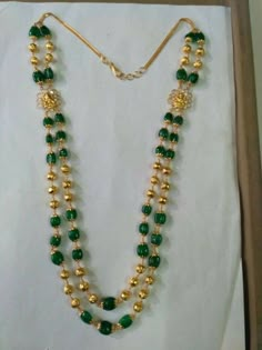 Collar Verde, Unique Gold Jewelry Designs, Groom To Be, Gold Jewelry Outfits, Pearl Necklace Designs