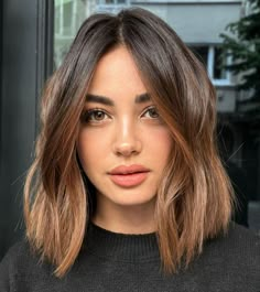 39 Best Autumn Hair Colours & Styles For 2024 Short Brown Hair, Lob Hairstyle, Lob Haircut, Hair 2024, Medium Hair Cuts, Long Bob, Shoulder Length Hair, Hair Dos, Balayage Hair