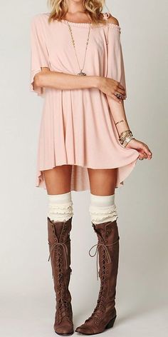 The light pink half-sleeved dress is so cute with the white leg warmers and tall brown boots. Description from rachelbrida.com. I searched for this on bing.com/images Mode Boho, Bohol, Rainbow Dress, Outfit Trends, Looks Style, Mode Inspiration, Look Chic, Outfits Casuales, Girly Girl